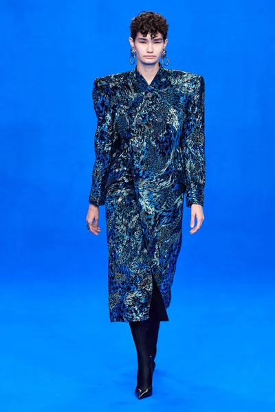 Look 63